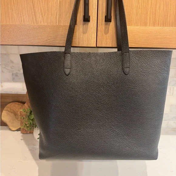 Like New Cuyana tote with insert - Picture 6 of 6